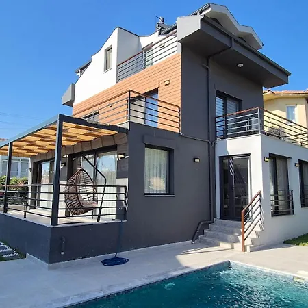 Enjoy A Vacation In Luxury With Swimming Pool Likya Milay